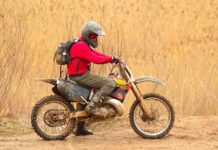 Motocykliści niszczą uprawy rolnika. Wyznaczył nagrodę 1000 zł za ich tożsamość