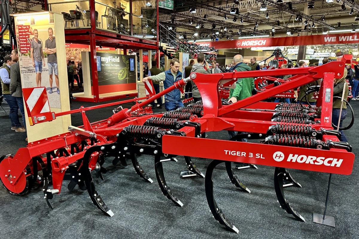 Horsch Tiger 3 SL zawieszany na TUZ. Jaki ciągnik poradzi sobie z nowym kultywatorem?