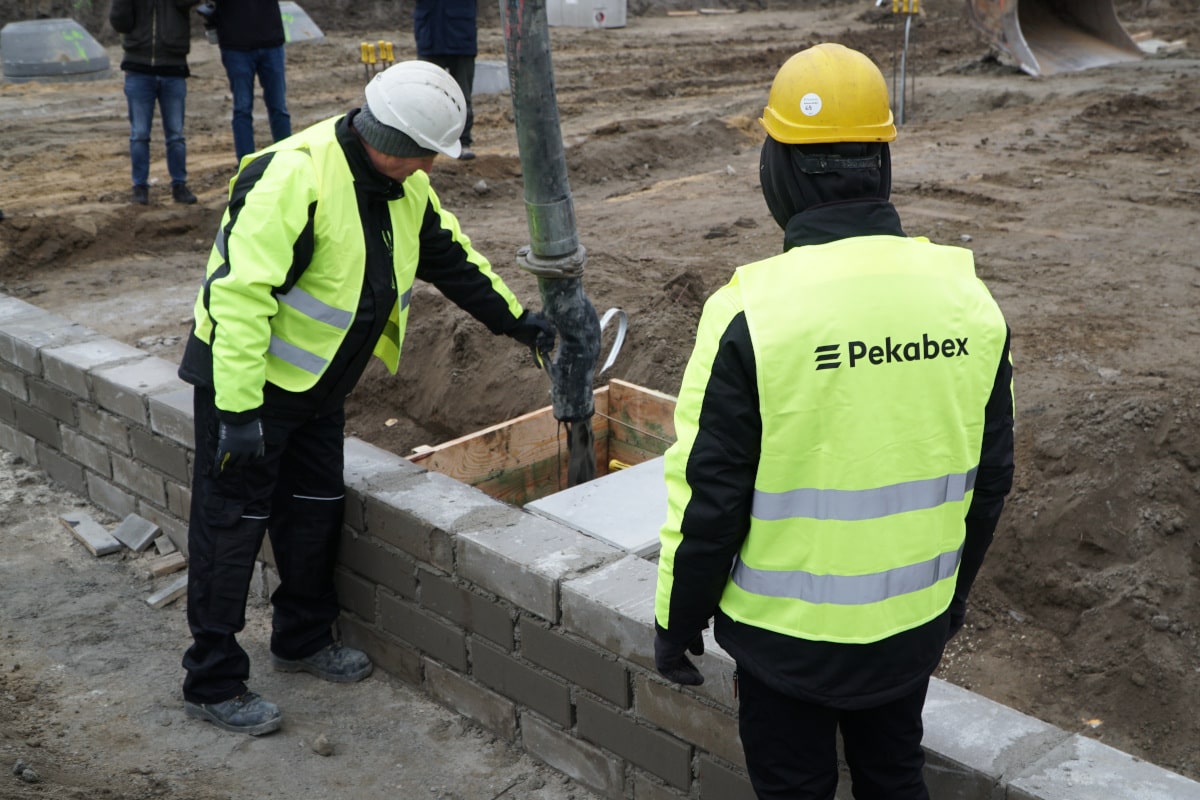 Trwa budowa nowej hali na rynku hurtowym w Broniszach. Kto skorzysta?