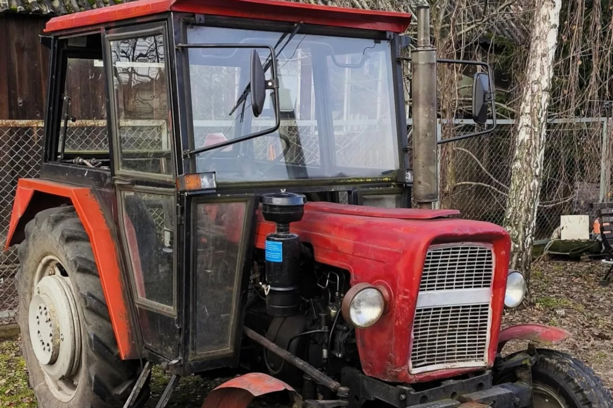 Ursus C-330 gotowy do jazdy i Kubota ME8200 do remontu. Jakie ceny w urzędach?